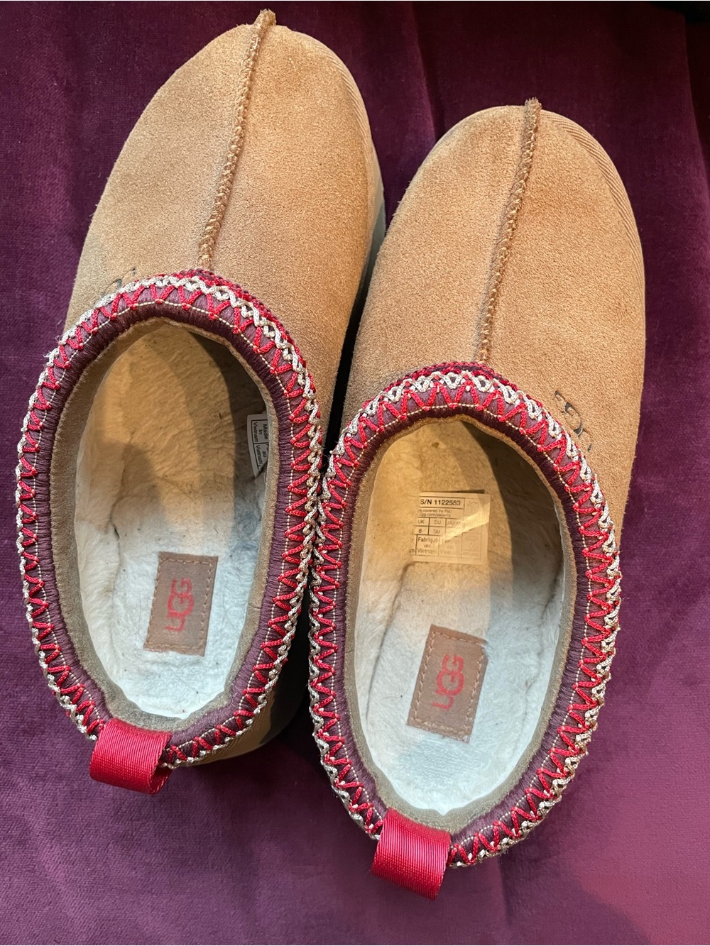 Barely worn Ugg Tazz